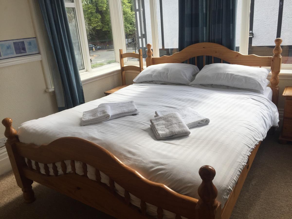 Queen Victoria Hotel ウォルヴァーハンプトン エクステリア 写真