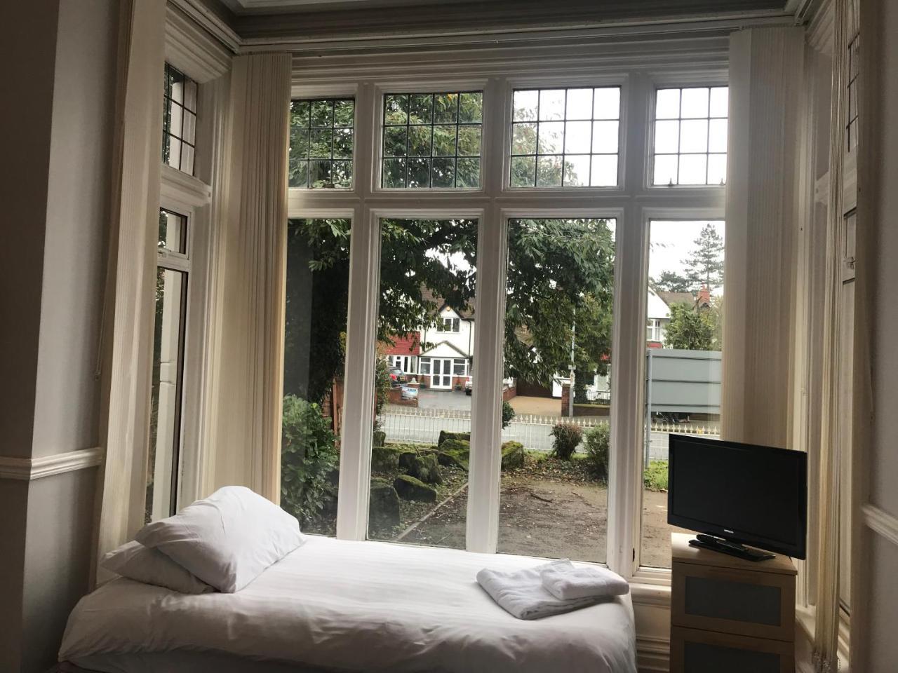 Queen Victoria Hotel ウォルヴァーハンプトン エクステリア 写真