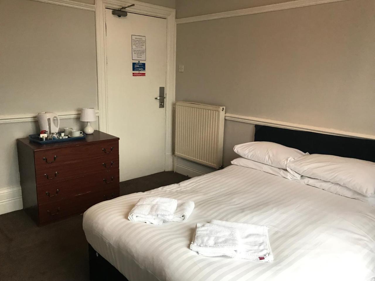 Queen Victoria Hotel ウォルヴァーハンプトン エクステリア 写真